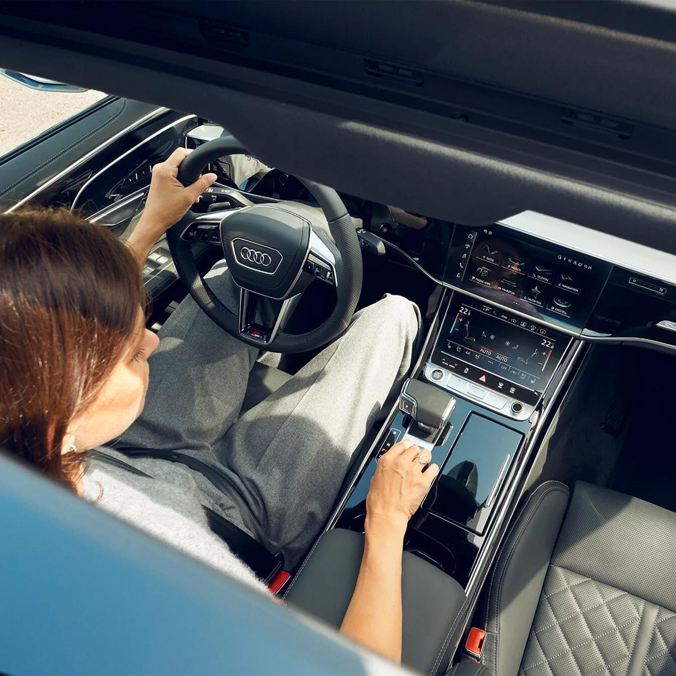 Audi A8 interieur met zwarte bekleding