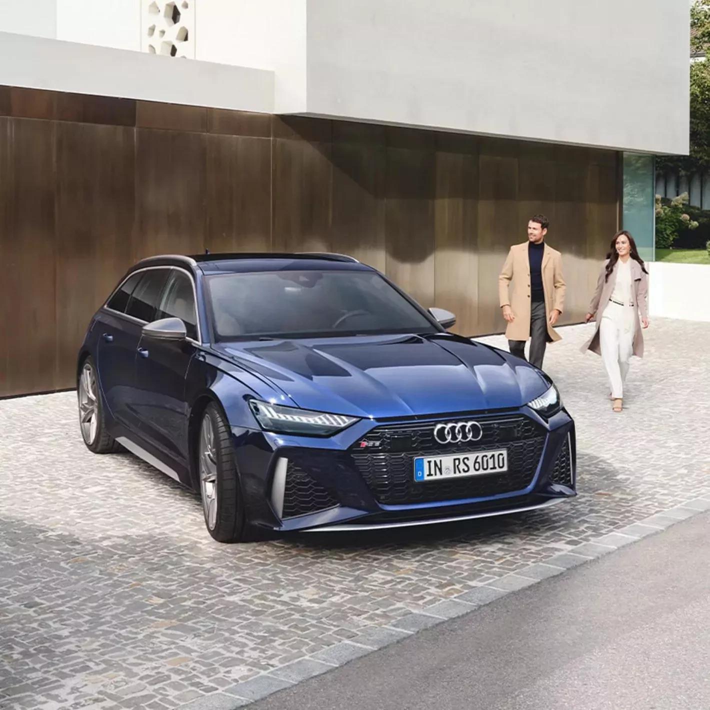 Audi A4 Avant donker blauw exterieur