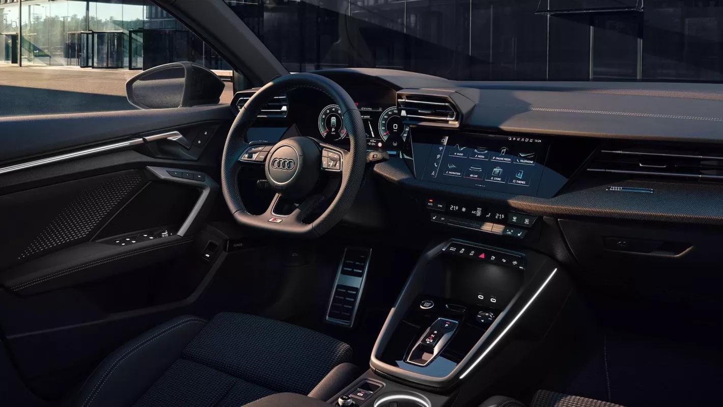 audi a3 berline interieur zwart stuur met infotainment