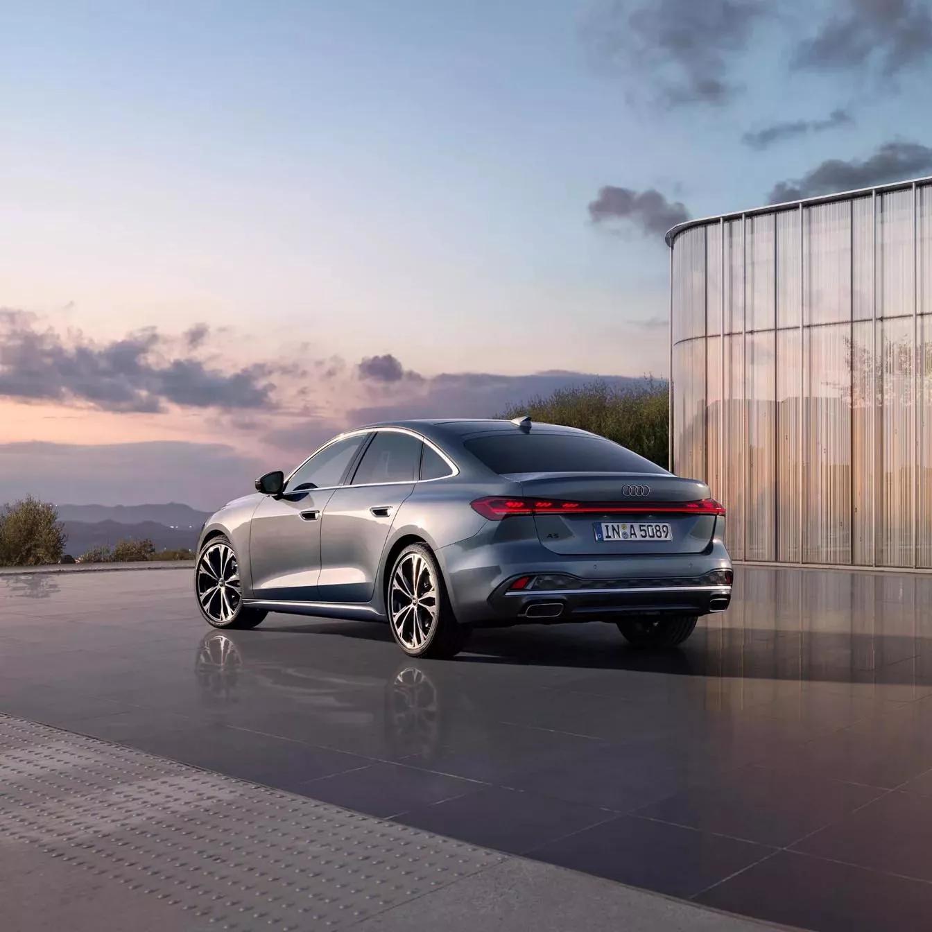 audi A5 Berline achterkant grijs