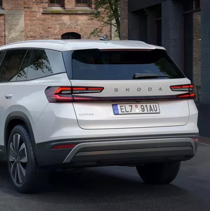 Skoda Kodiaq iV wit achterkant exterieur