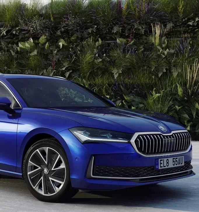 skoda superb combi iv exterieur blauw voorkant