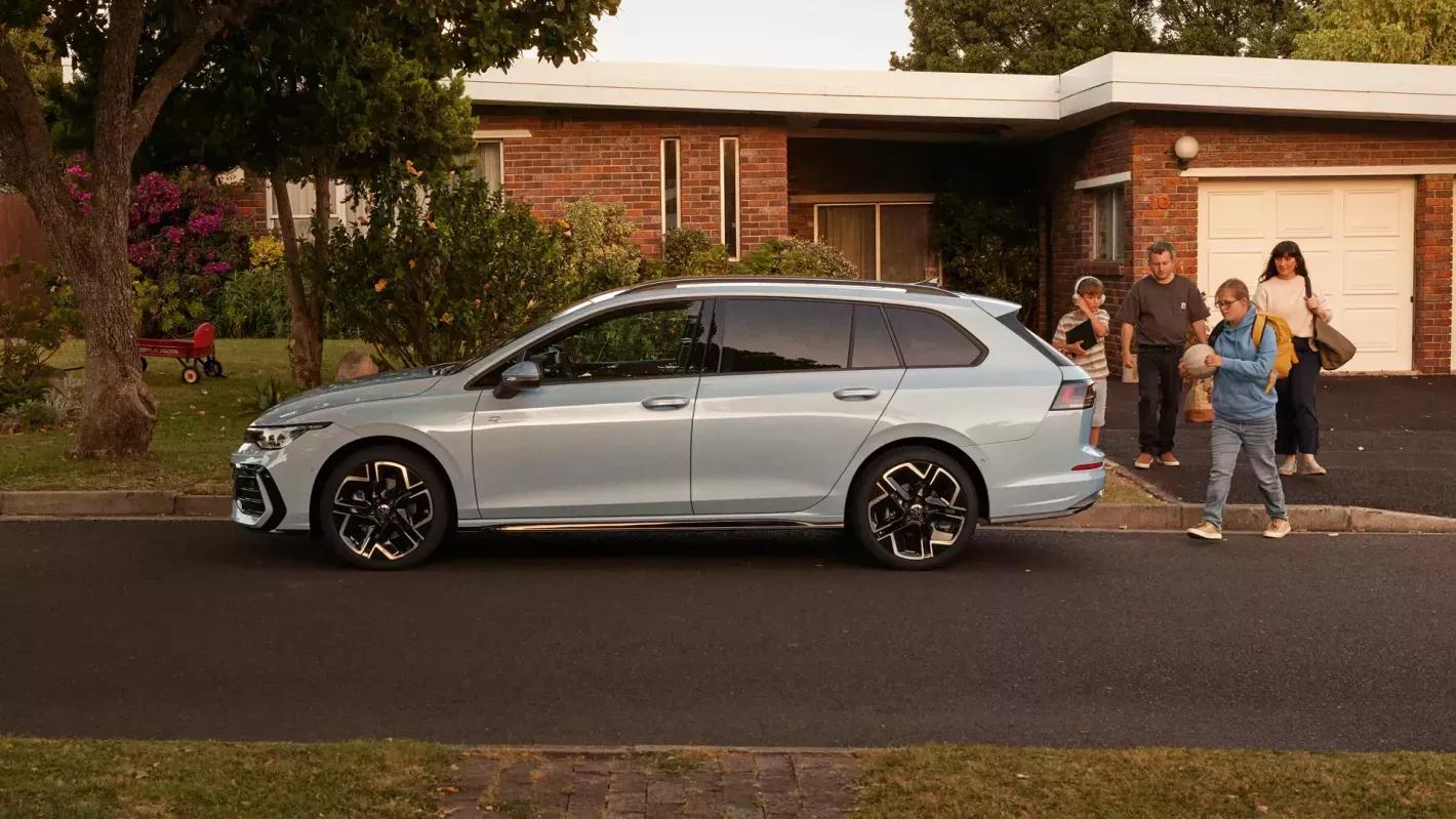 Grijze Volkswagen Golf Variant