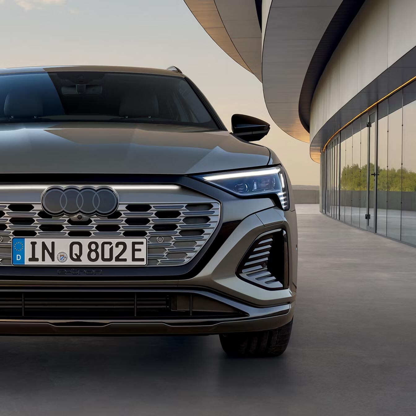 audi Q8 exterieur vooraanzicht met brede grille en velgen