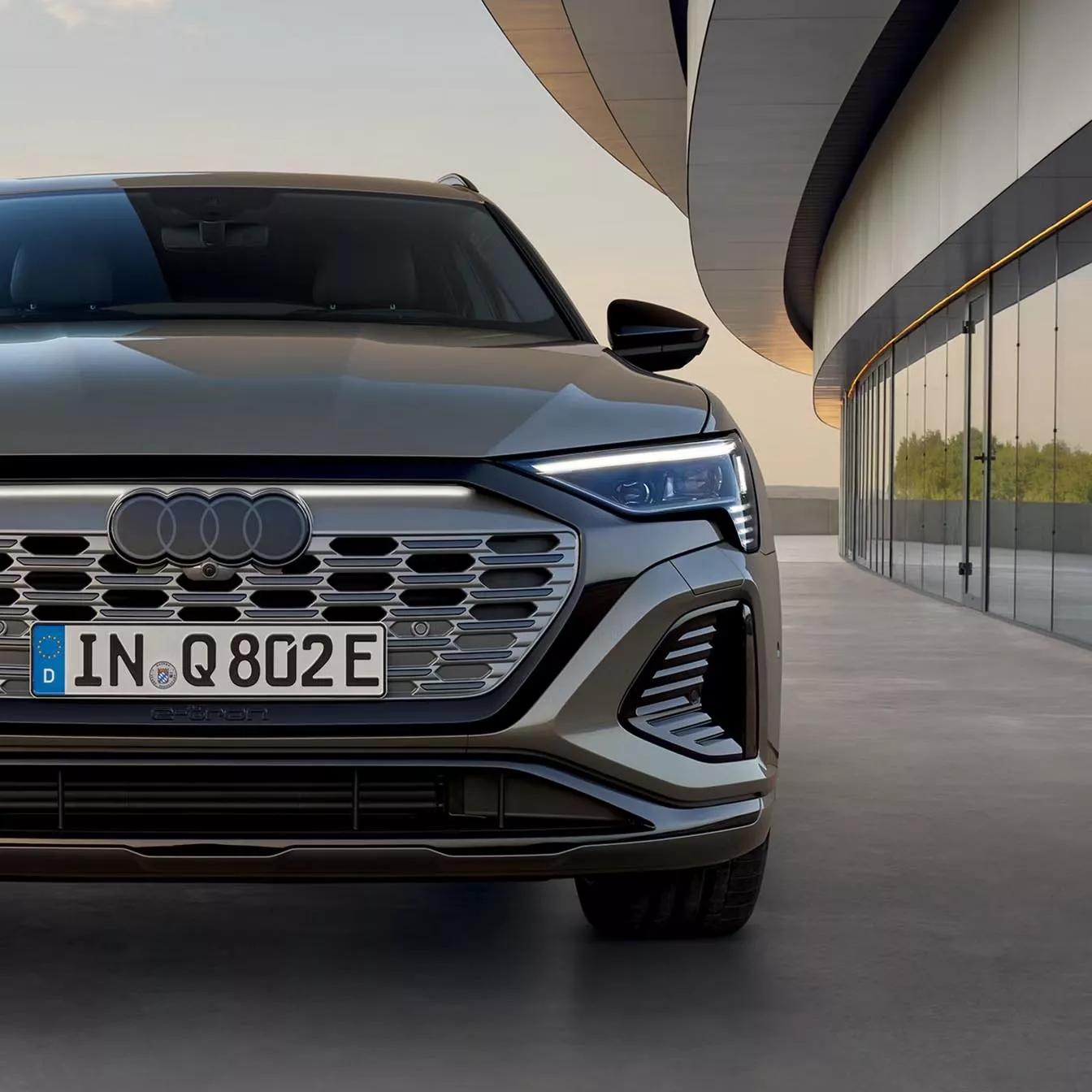 audi Q8 exterieur vooraanzicht met brede grille en velgen