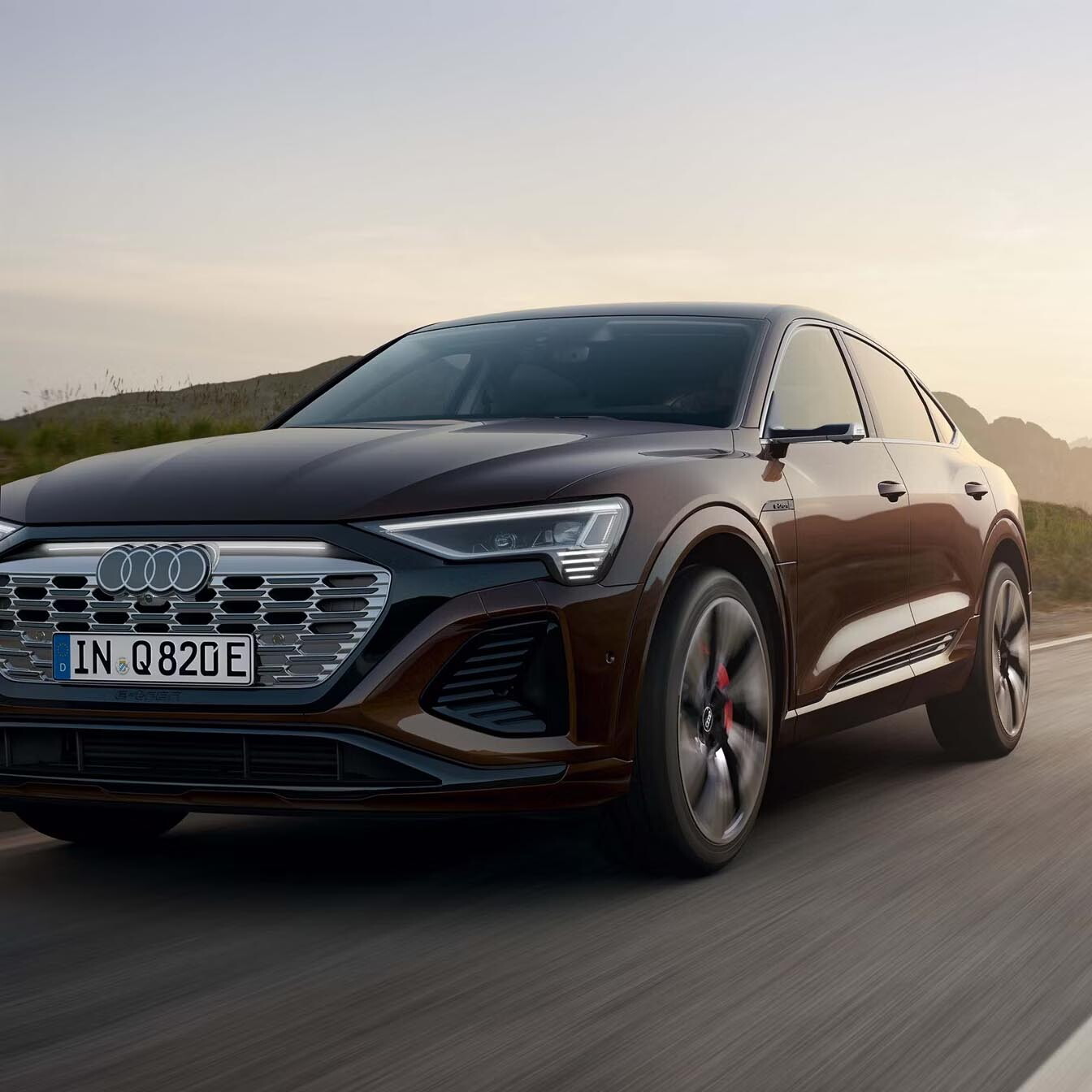 Audi Q8 Sportback e-tron exterieur voorkant