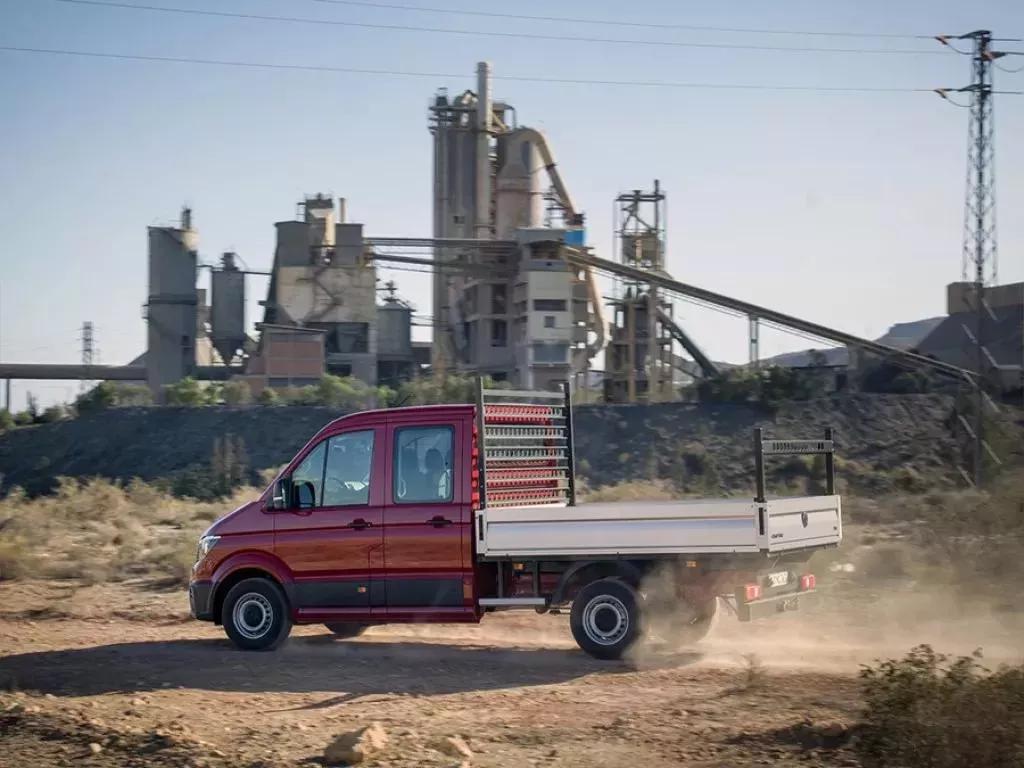 Volkswagen Crafter Pick-up in het rood
